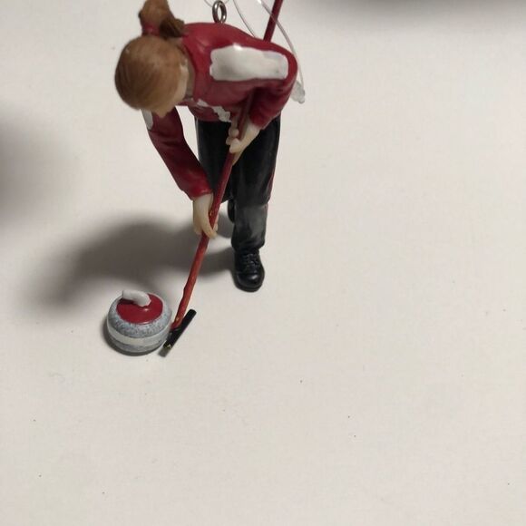 🍭6/$30 Female curler Christmas ornament - Picture 3 of 5